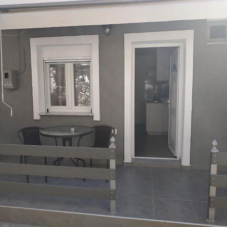 Agelikis' Apartments Nea Kallikrateia ภายนอก รูปภาพ