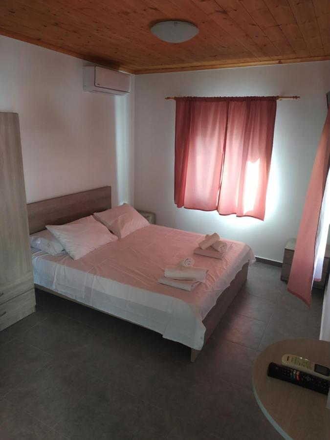 Agelikis' Apartments Nea Kallikrateia ภายนอก รูปภาพ